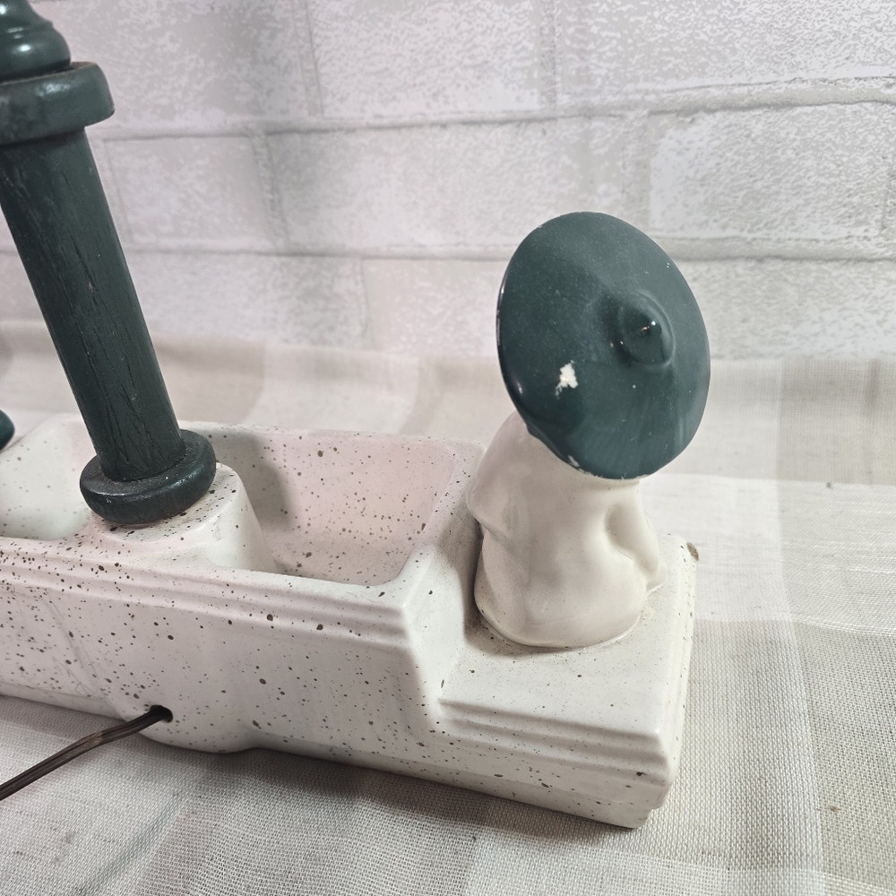 Vintage MCM Leviton Table Lamp Green White Porcelain Asian 2 Figures with Hats - Picture 7 of 11
